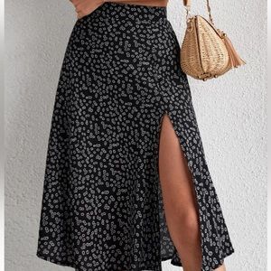 MIDI floral skirt with slit